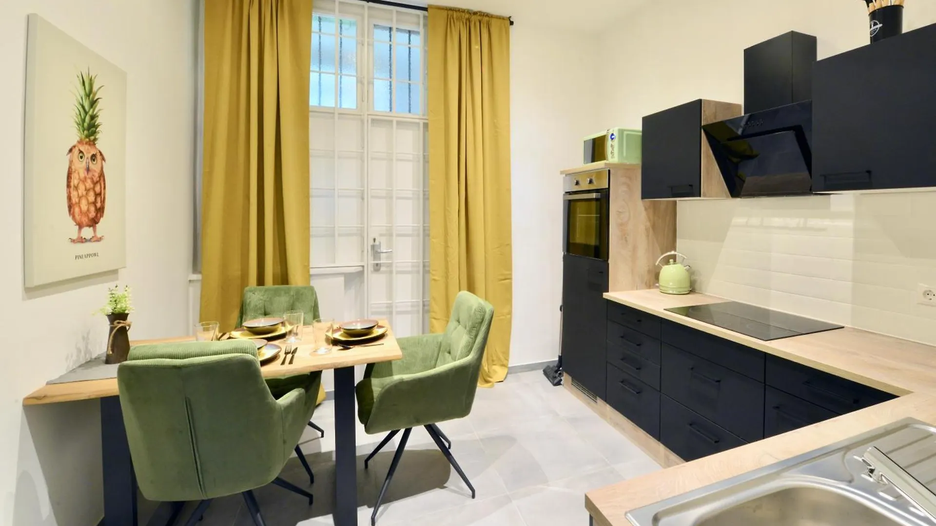 Urban Alley Apartment Vienna
