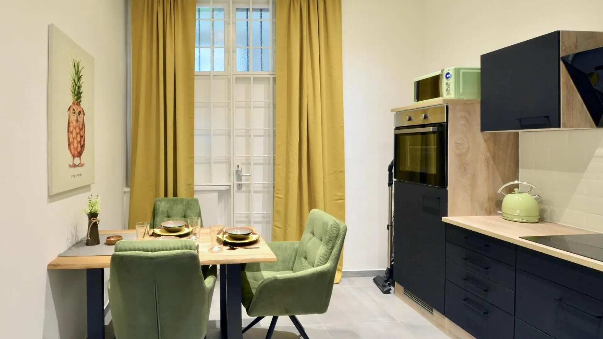 Urban Alley Apartment Vienna